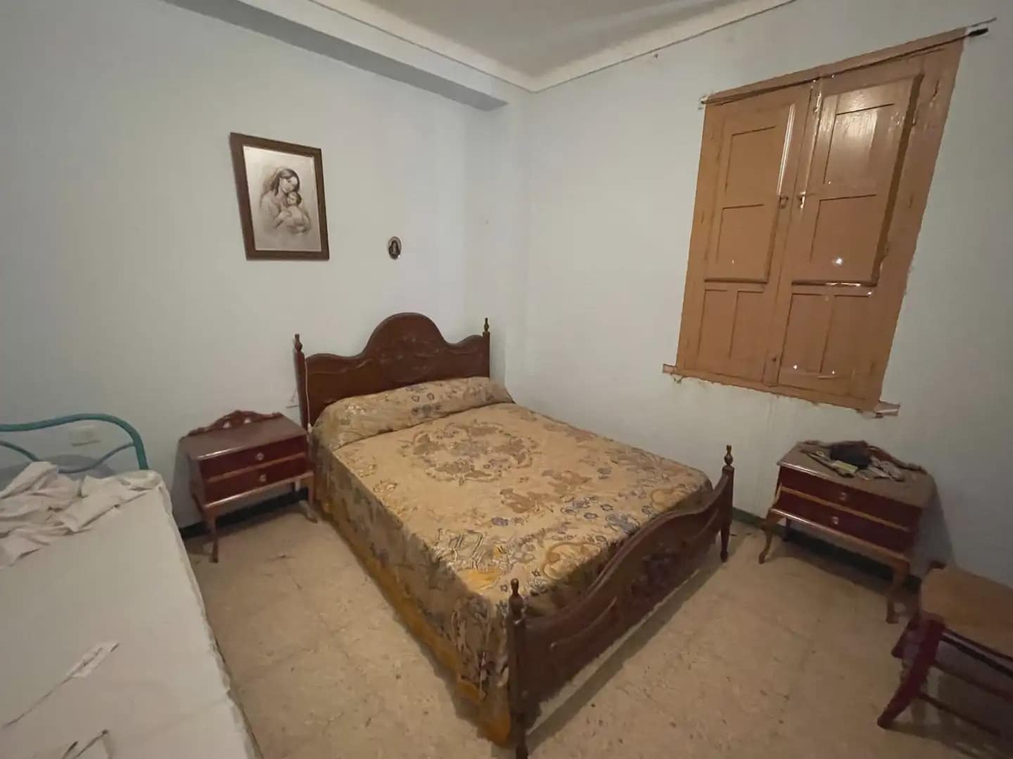 6 bedroom Townhouse for sale in Cuevas de San Marcos with garage - € 95,000 (Ref: 10052170)