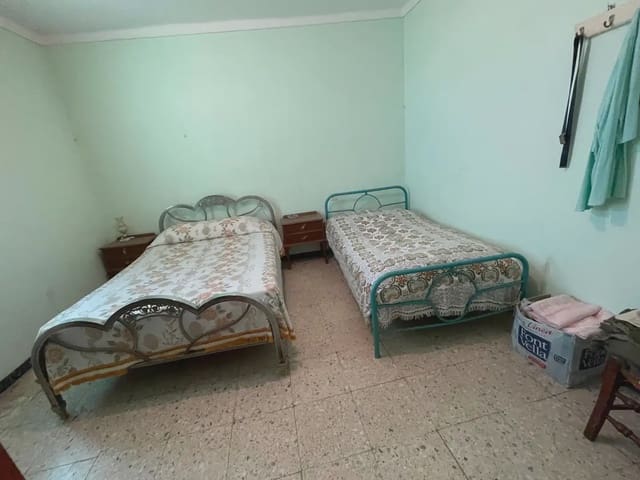 Casa de 6 habitaciones en Cuevas de San Marcos en venta con garaje - 95.000 € (Ref: 10052170)