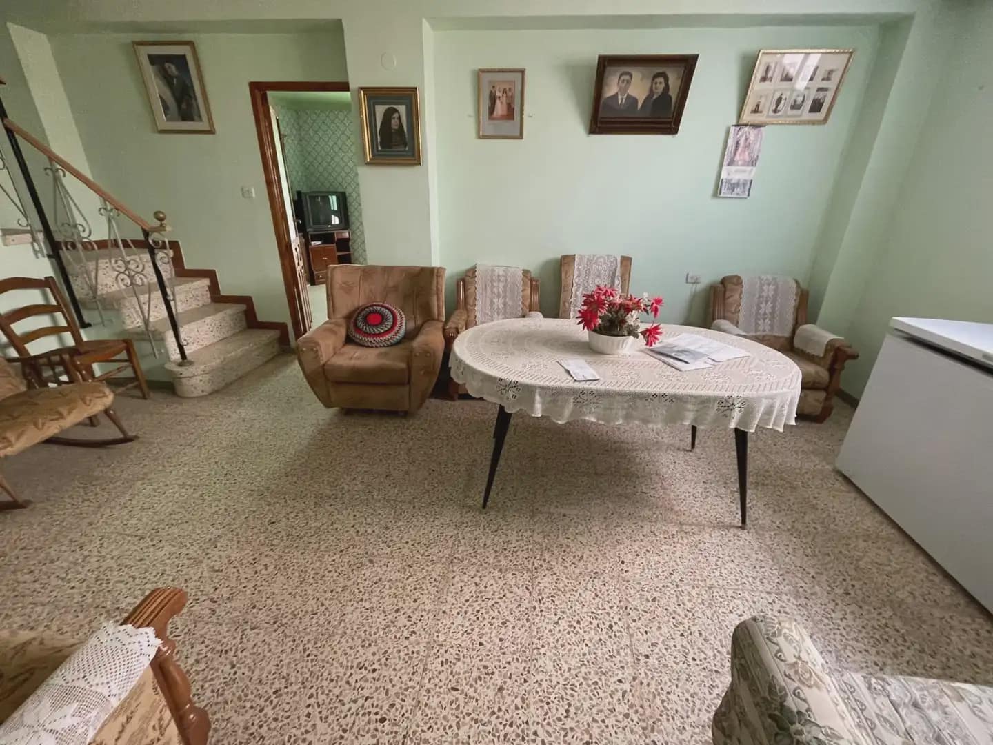 6 bedroom Townhouse for sale in Cuevas de San Marcos with garage - € 95,000 (Ref: 10052170)
