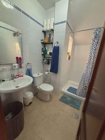 4 soverom Rekkehus til salgs i Fuente de Piedra med svømmebasseng garasje - € 180 000 (Ref: 10052174)