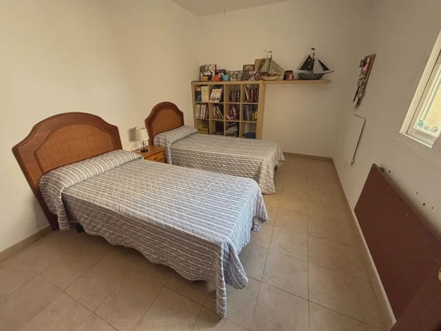 4 soverom Rekkehus til salgs i Fuente de Piedra med svømmebasseng garasje - € 180 000 (Ref: 10052174)