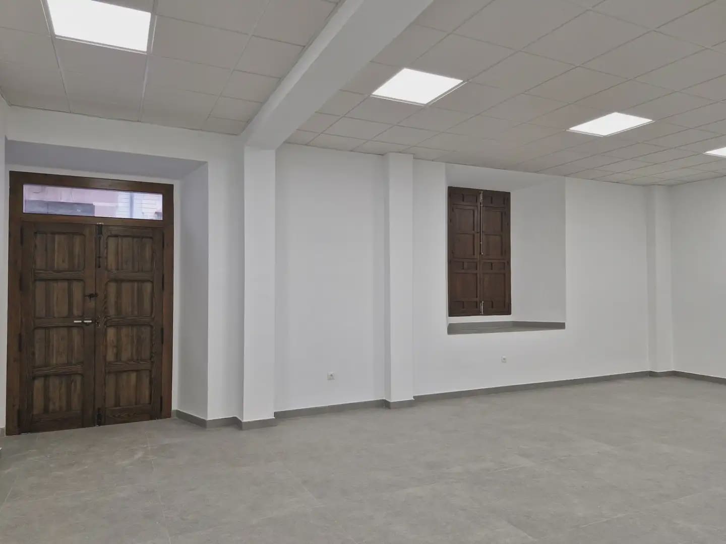 Erhverv til leje i Antequera - € 1.900 (Ref: 10052177)
