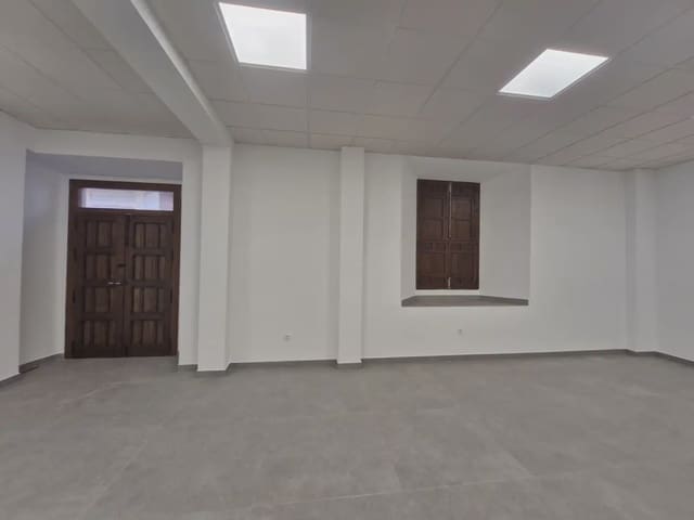 Erhverv til leje i Antequera - € 1.900 (Ref: 10052177)