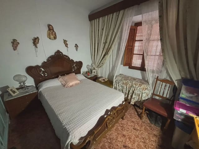 6 soverom Kjedet enebolig til salgs i Antequera - € 95 000 (Ref: 10052186)