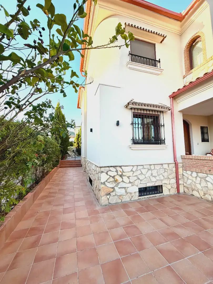 5 Zimmer Villa zu verkaufen in Antequera mit Pool Garage - 509.850 € (Ref: 10052188)