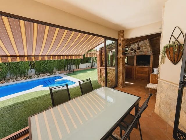 5 soveværelse Villa til salg i Antequera med swimmingpool garage - € 509.850 (Ref: 10052188)