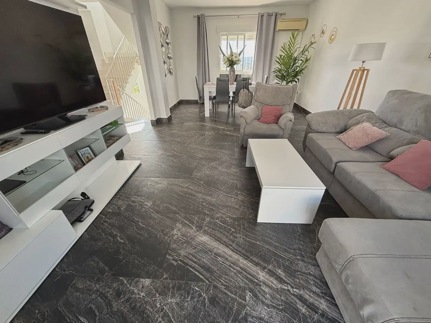 4 soveværelse Villa til salg i Villanueva de la Concepcion med garage - € 298.700 (Ref: 10052197)