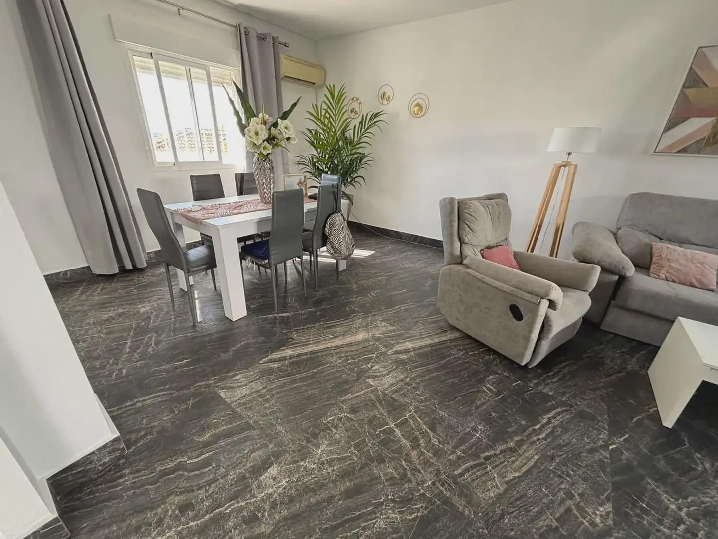 4 soveværelse Villa til salg i Villanueva de la Concepcion med garage - € 298.700 (Ref: 10052197)