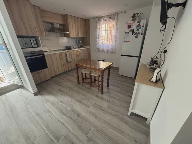 4 Zimmer Haus zu verkaufen in Alameda mit Garage - 155.000 € (Ref: 10052200)
