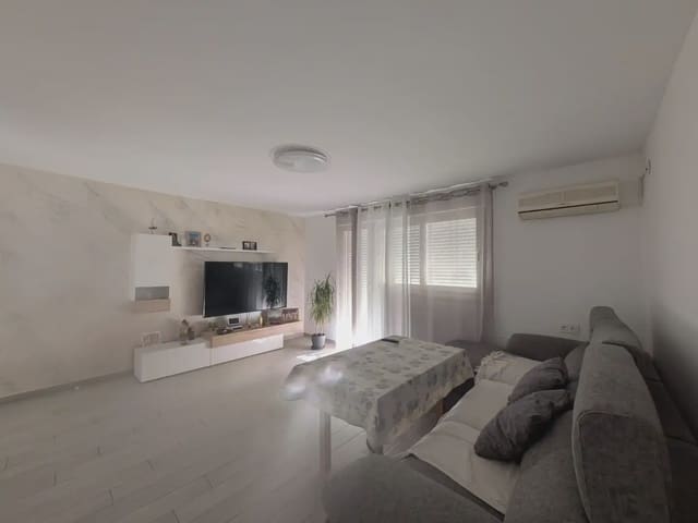 Piso de 3 habitaciones en Antequera en venta - 175.000 € (Ref: 10054491)