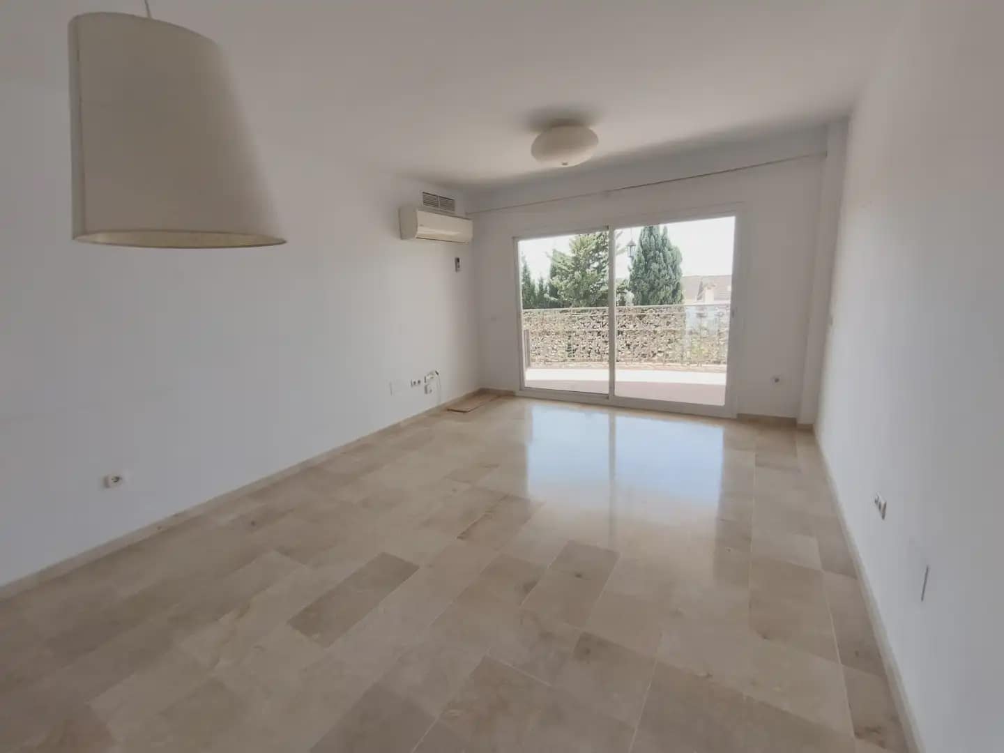 2 bedroom Flat for sale in Fuengirola with pool garage - € 345,000 (Ref: 10019227)
