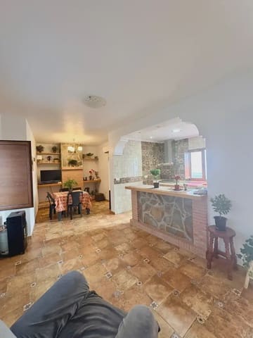 5 makuuhuone Rivitalo myytävänä paikassa Guaro - 285 000 € (Ref: 10019229)