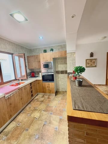 5 makuuhuone Rivitalo myytävänä paikassa Guaro - 285 000 € (Ref: 10019229)