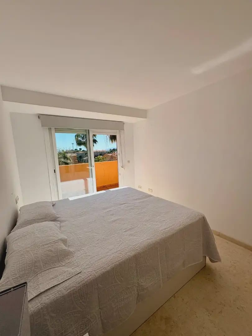Apartamento de 1 habitación en Marbella en venta con piscina garaje - 305.000 € (Ref: 10019236)