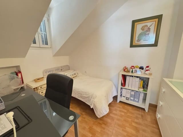 4 bedroom Townhouse for sale in Castillo Sohail, Fuengirola with pool - € 690,000 (Ref: 10019237)
