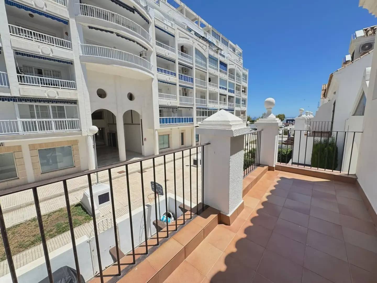 4 bedroom Townhouse for sale in Fuengirola with pool - € 690,000 (Ref: 10019237)