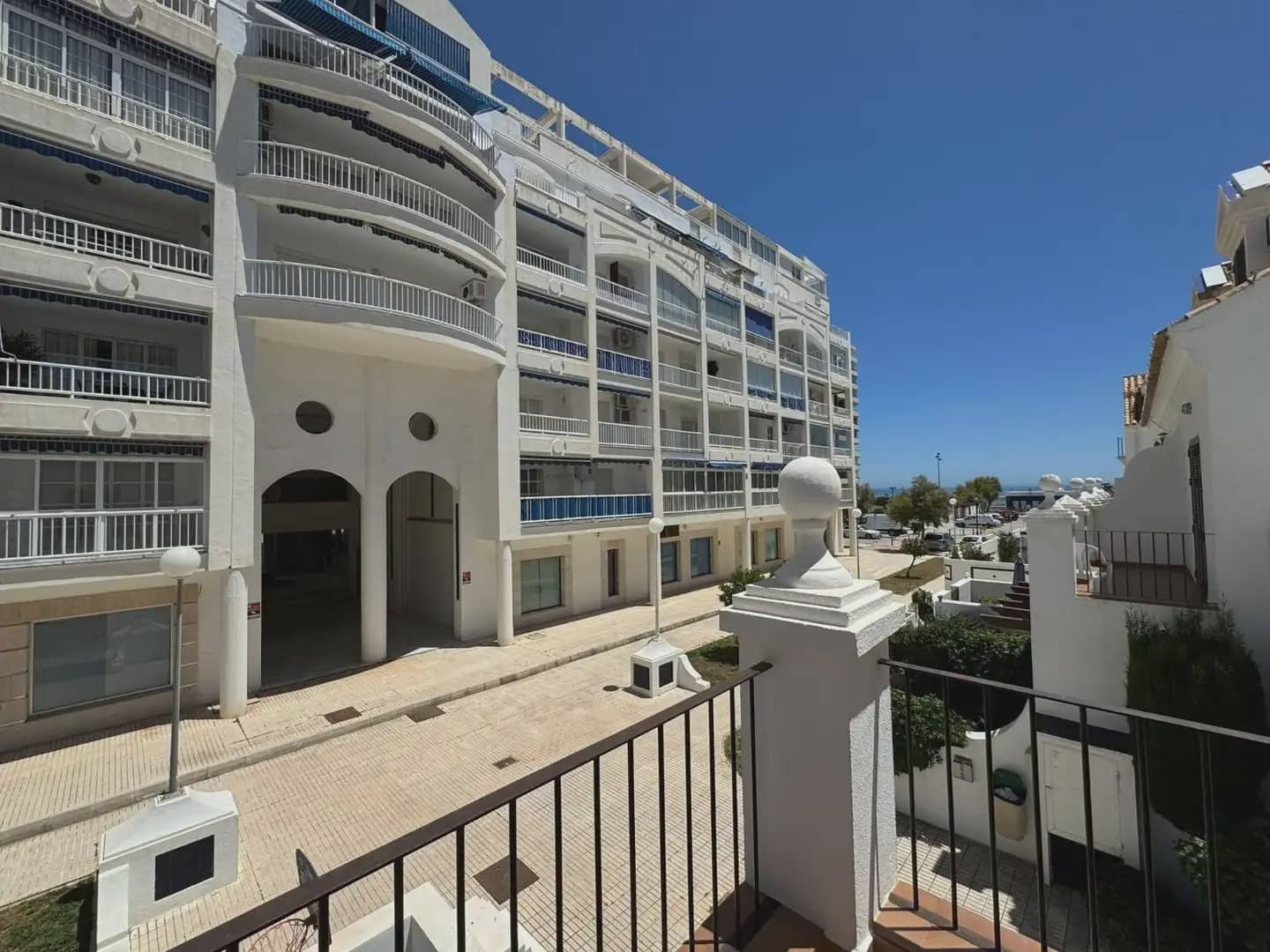 4 bedroom Townhouse for sale in Fuengirola with pool - € 690,000 (Ref: 10019237)