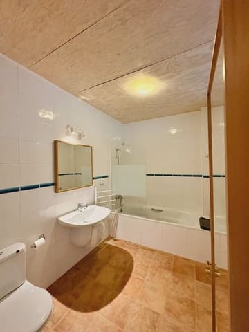 2 makuuhuone Rivitalo myytävänä paikassa Guaro mukana 
autotalli - 262 000 € (Ref: 10019238)