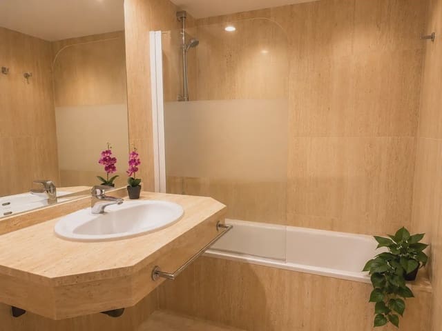 Apartamento de 1 habitación en Santa María, Marbella en venta con piscina garaje - 295.000 € (Ref: 10019240)