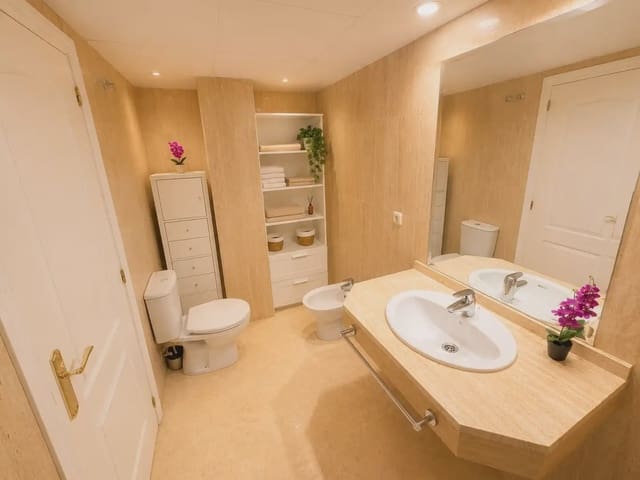 Apartamento de 1 habitación en Santa María, Marbella en venta con piscina garaje - 295.000 € (Ref: 10019240)