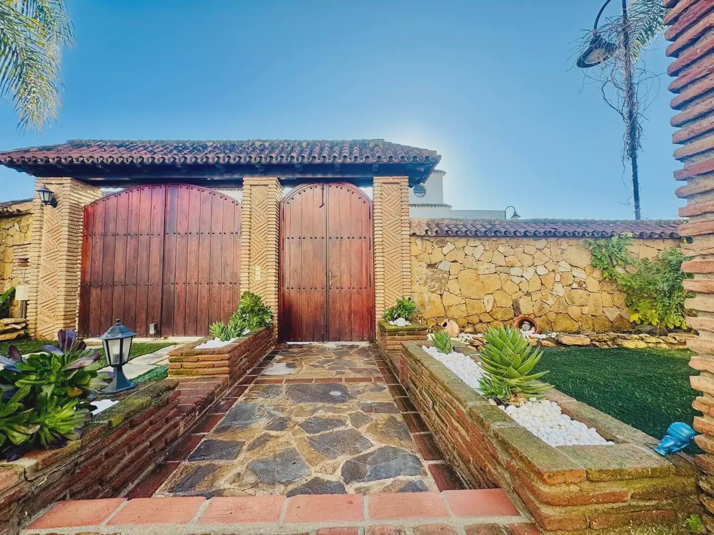 5 bedroom Villa for sale in Mijas with pool garage - € 999,999 (Ref: 10019241)