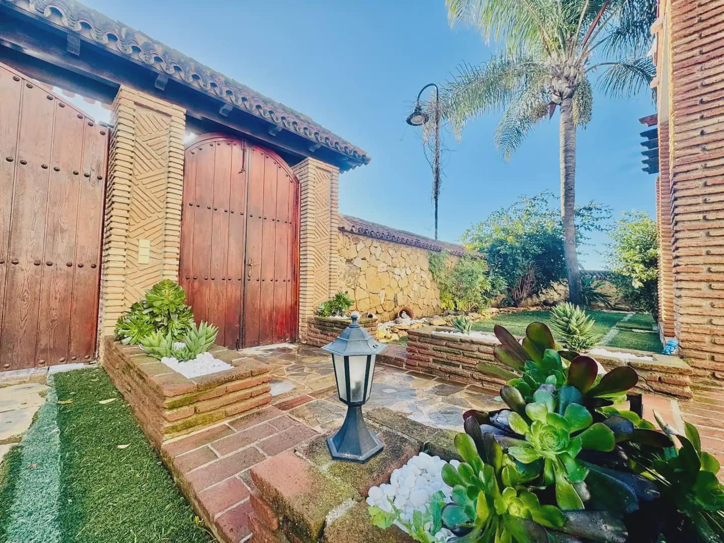 5 bedroom Villa for sale in Mijas with pool garage - € 999,999 (Ref: 10019241)