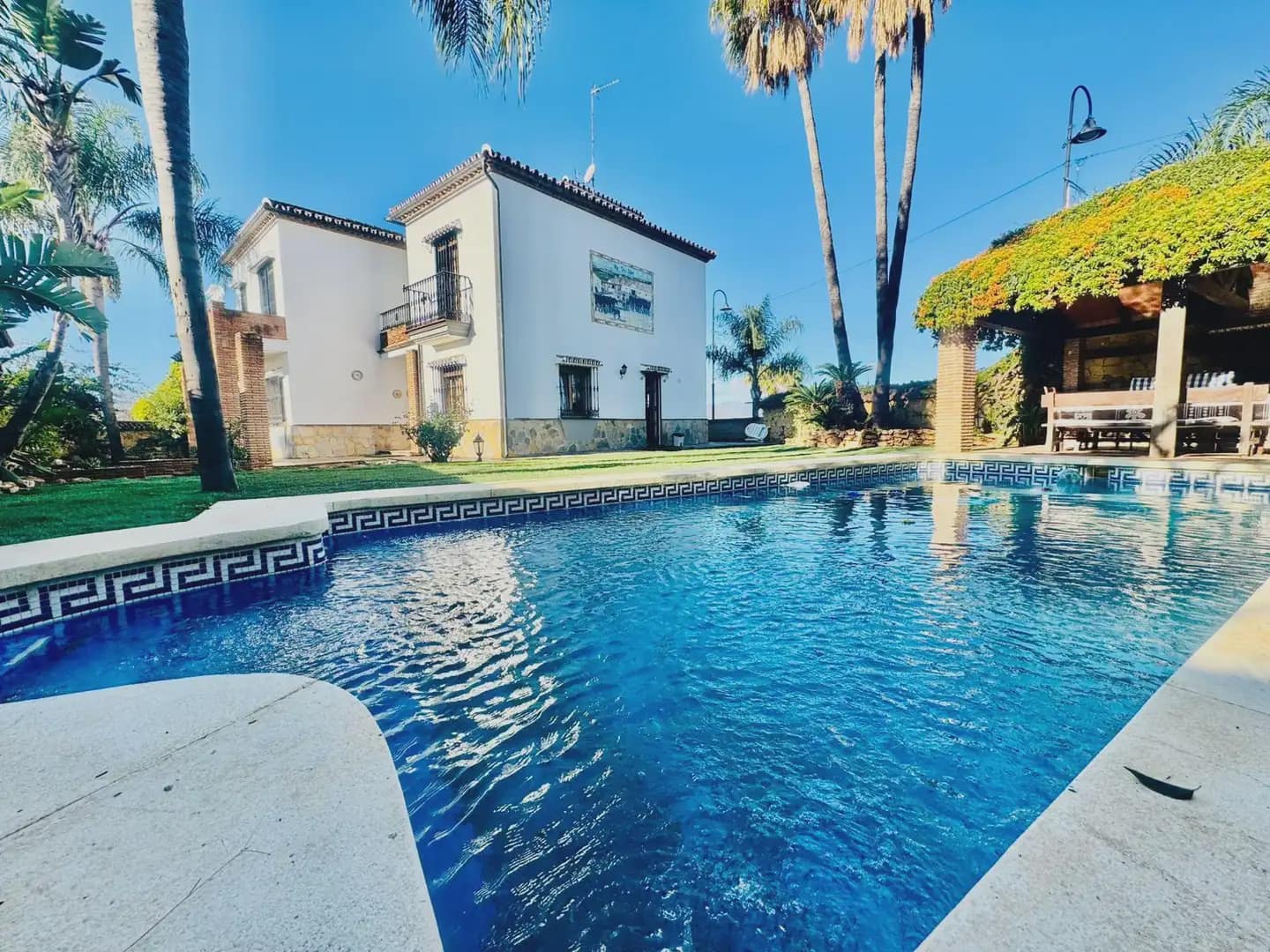 5 bedroom Villa for sale in Mijas with pool garage - € 999,999 (Ref: 10019241)
