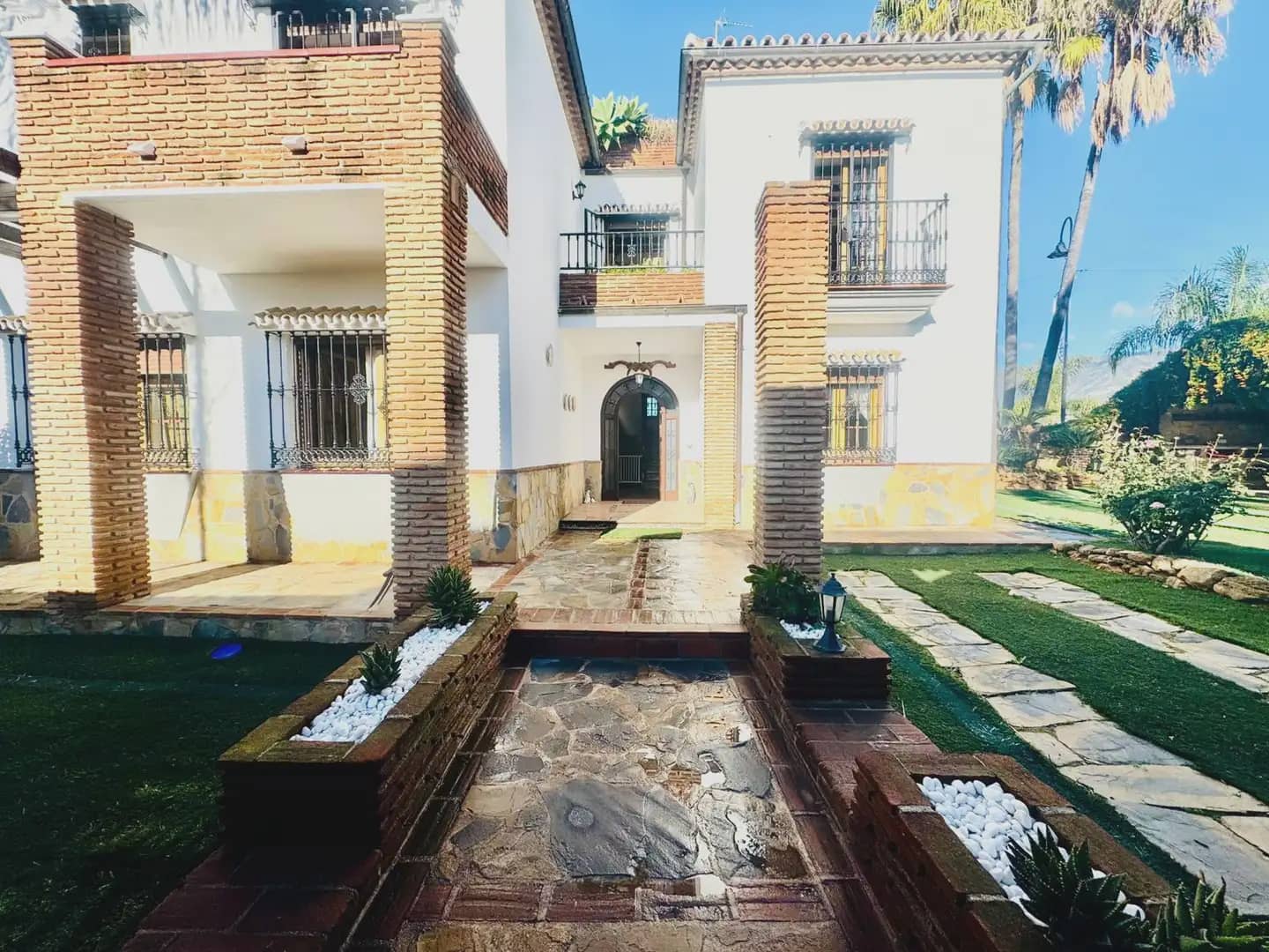 5 bedroom Villa for sale in Mijas with pool garage - € 999,999 (Ref: 10019241)