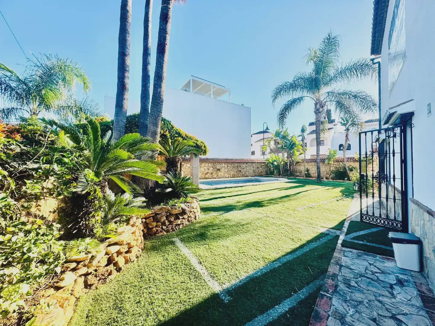 5 bedroom Villa for sale in Mijas with pool garage - € 999,999 (Ref: 10019241)