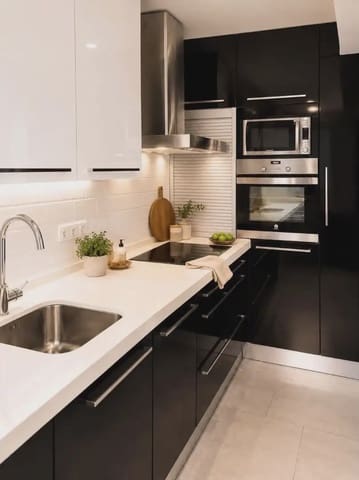 3 sypialnia Mieszkanie na sprzedaż w R.e.n.f.e., Miasto Málaga - 349 000 € (Ref: 10019245)