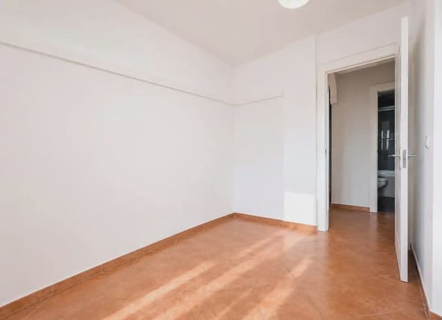 3 sypialnia Mieszkanie na sprzedaż w R.e.n.f.e., Miasto Málaga - 349 000 € (Ref: 10019245)