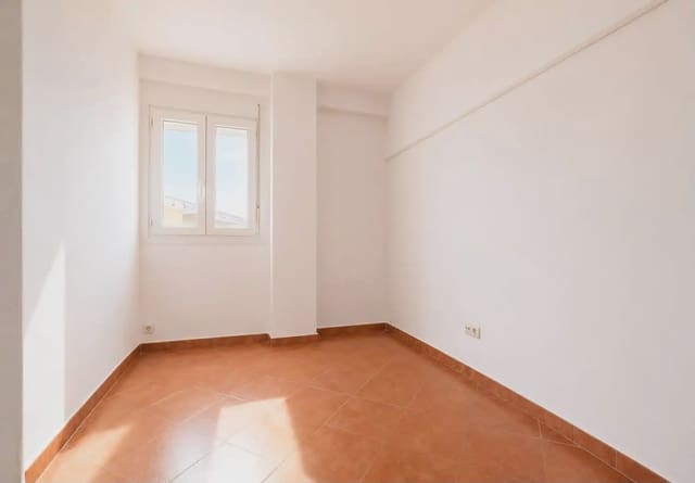 3 sypialnia Mieszkanie na sprzedaż w R.e.n.f.e., Miasto Málaga - 349 000 € (Ref: 10019245)