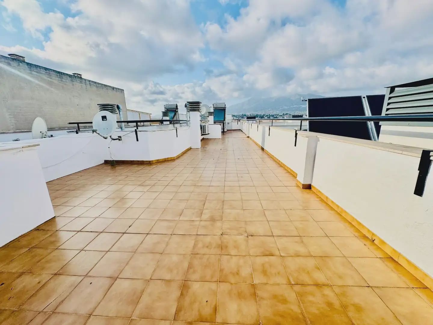 1 bedroom Penthouse for sale in Fuengirola - € 229,000 (Ref: 10019246)