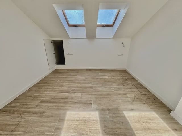 1 bedroom Penthouse for sale in Los Pacos, Fuengirola - € 244,000 (Ref: 10019248)