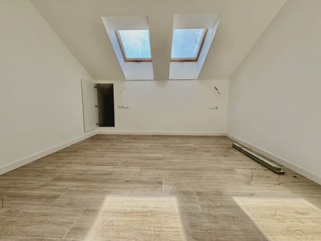 1 bedroom Penthouse for sale in Los Pacos, Fuengirola - € 244,000 (Ref: 10019248)