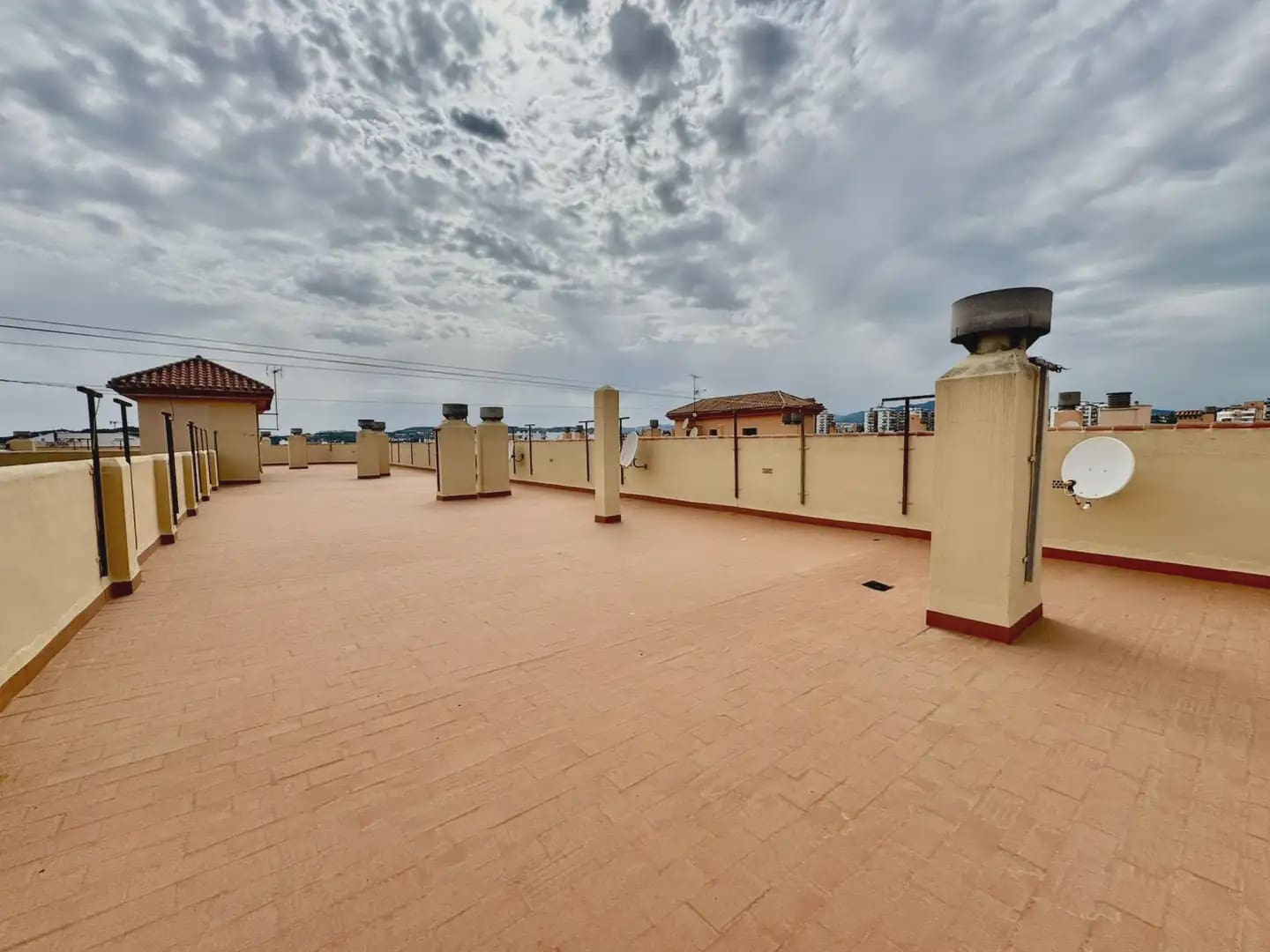 3 bedroom Apartment for sale in Fuengirola - € 349,000 (Ref: 10019249)
