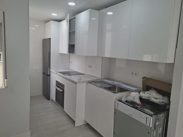 2 slaapkamer Flat te koop in Centro ciudad, Fuengirola - € 217.000 (Ref: 10019255)