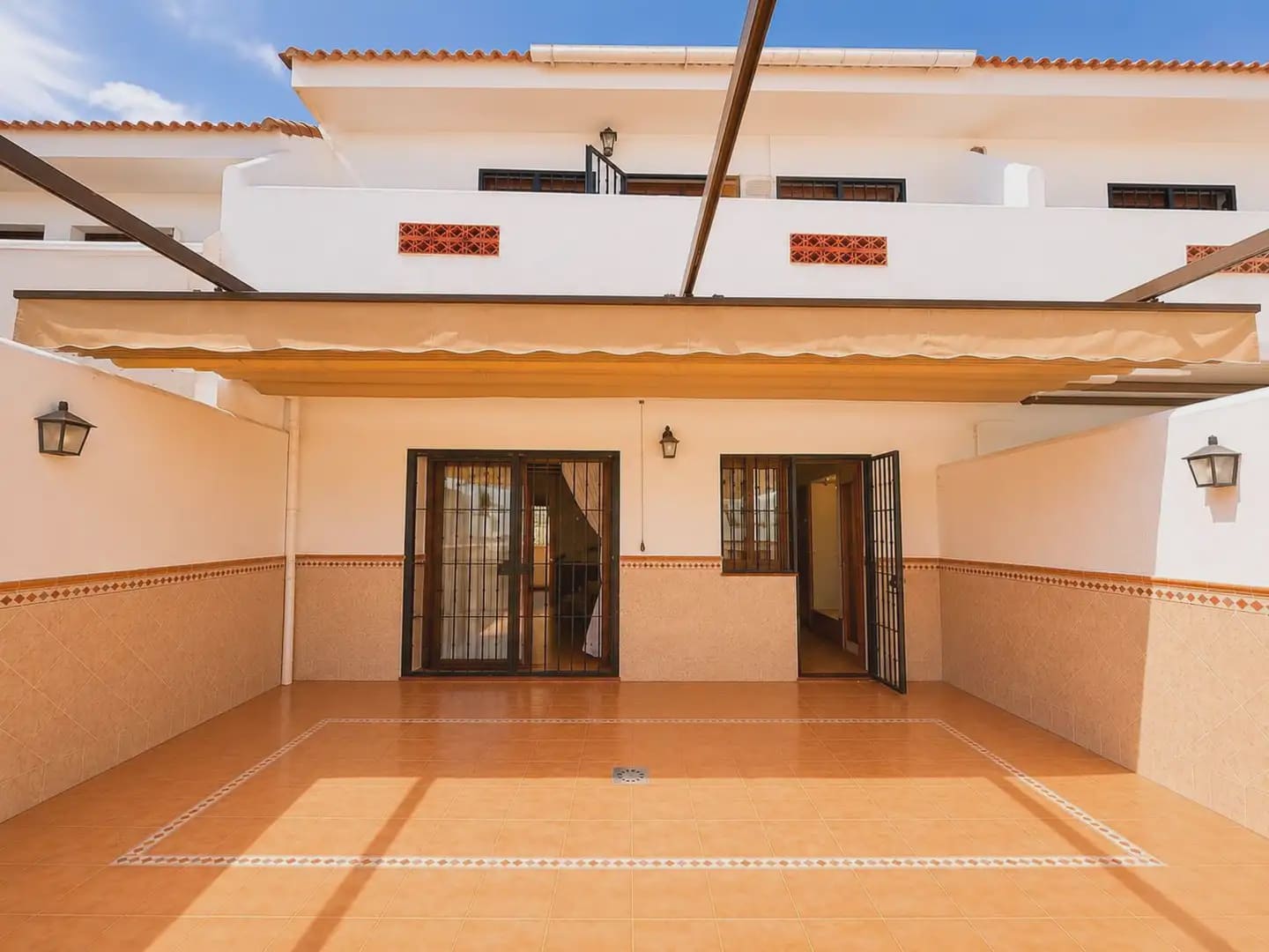 3 makuuhuone Rivitalo myytävänä paikassa Benalmadena mukana 
autotalli - 405 000 € (Ref: 10019261)