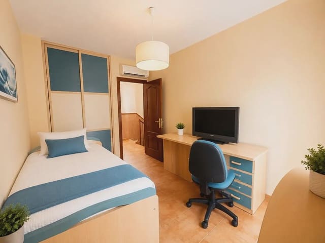 3 makuuhuone Rivitalo myytävänä paikassa Benalmádena pueblo, Benalmádena mukana 
autotalli - 405 000 € (Ref: 10019261)