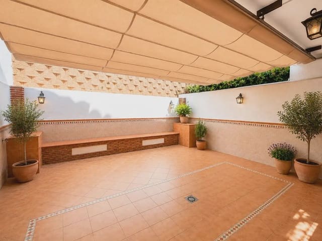 3 makuuhuone Rivitalo myytävänä paikassa Benalmádena pueblo, Benalmádena mukana 
autotalli - 405 000 € (Ref: 10019261)