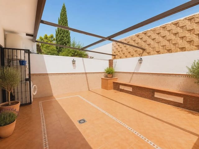 3 makuuhuone Rivitalo myytävänä paikassa Benalmádena pueblo, Benalmádena mukana 
autotalli - 405 000 € (Ref: 10019261)