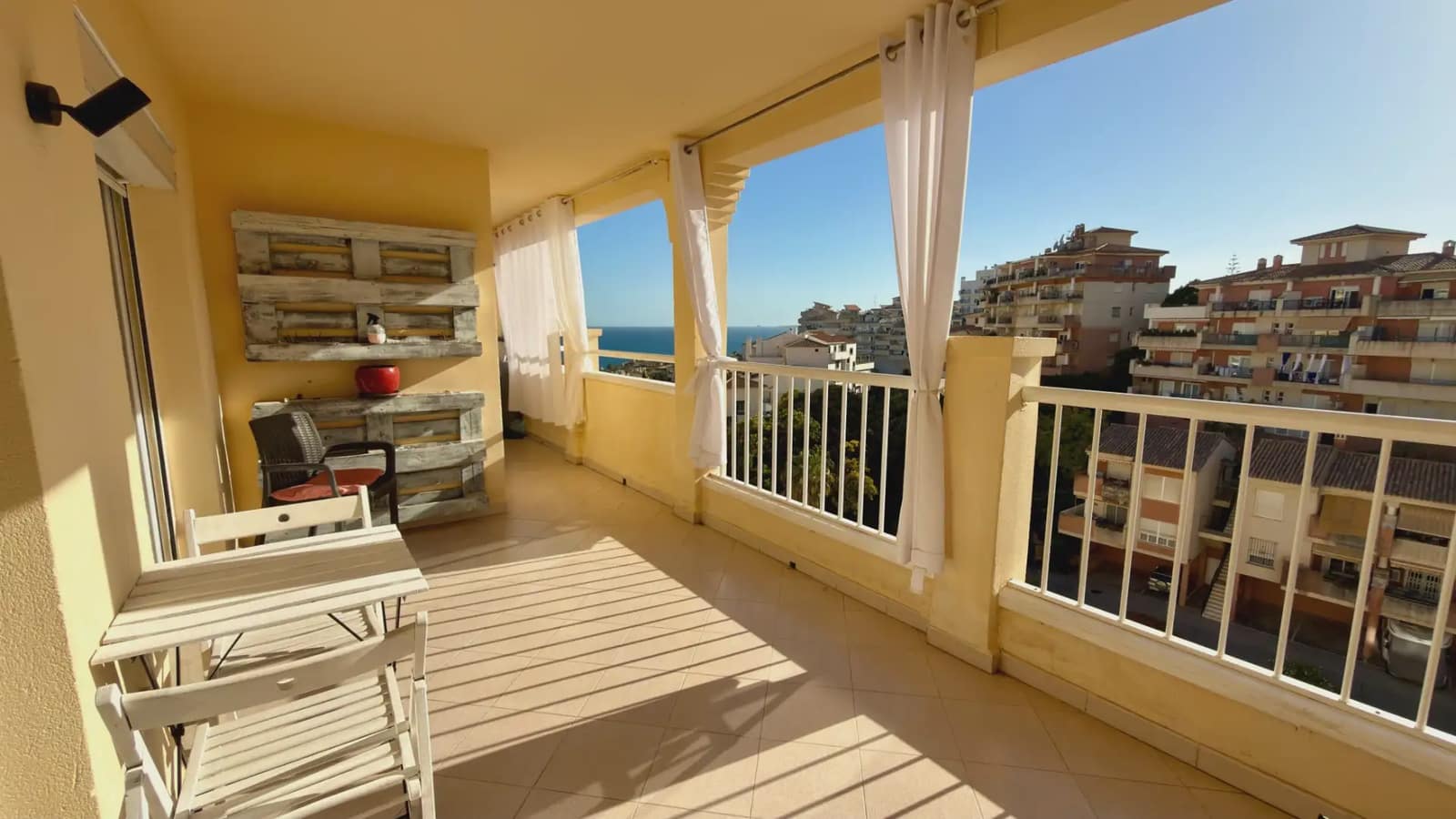 2 makuuhuone Asunto myytävänä paikassa Benalmadena mukana uima-altaan 
autotalli - 339 000 € (Ref: 10019269)