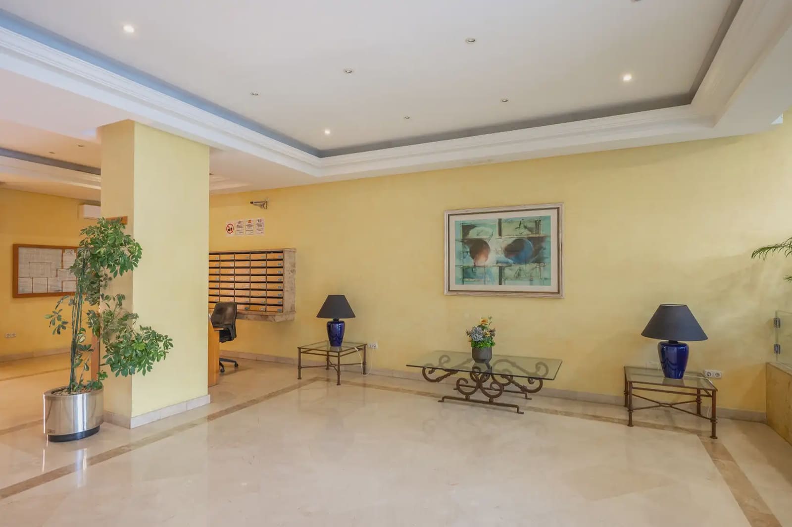 2 bedroom Apartment for sale in Marbella with pool - € 869,000 (Ref: 10019271)