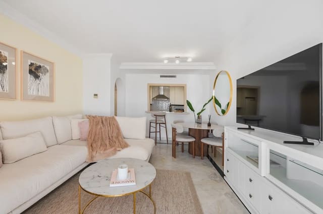 2 bedroom Apartment for sale in Puerto Banus, Marbella with pool - € 869,000 (Ref: 10019271)