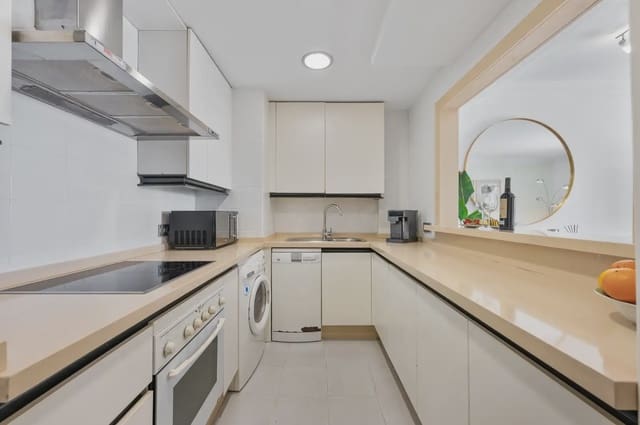 2 bedroom Apartment for sale in Puerto Banus, Marbella with pool - € 869,000 (Ref: 10019271)