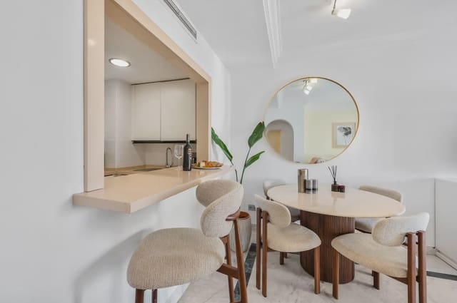2 bedroom Apartment for sale in Puerto Banus, Marbella with pool - € 869,000 (Ref: 10019271)