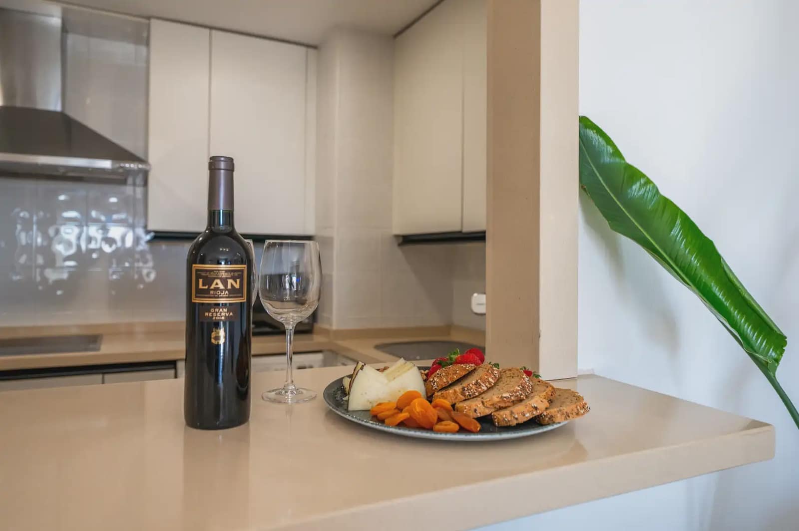 2 bedroom Apartment for sale in Marbella with pool - € 869,000 (Ref: 10019271)