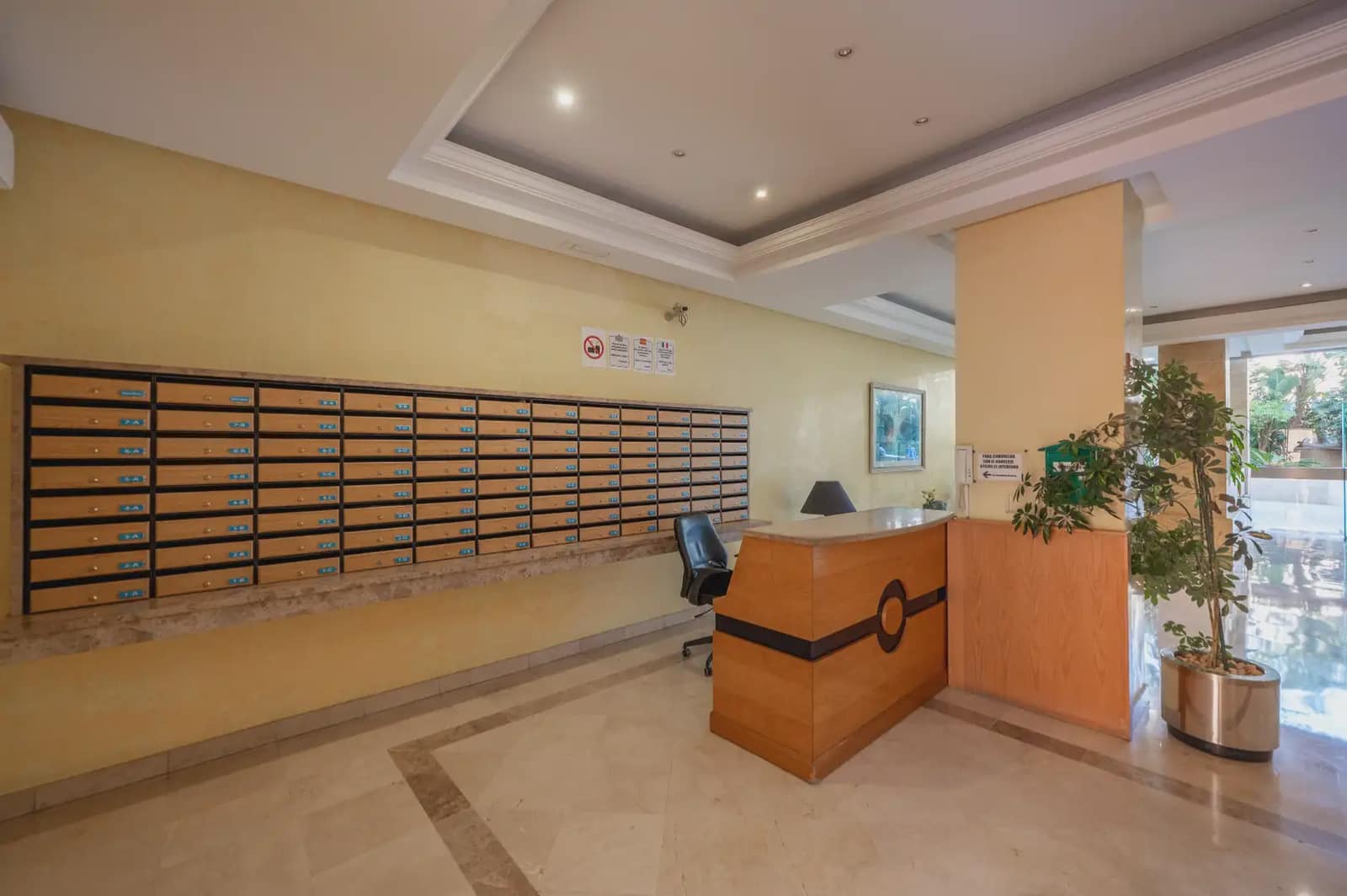 2 bedroom Apartment for sale in Marbella with pool - € 869,000 (Ref: 10019271)