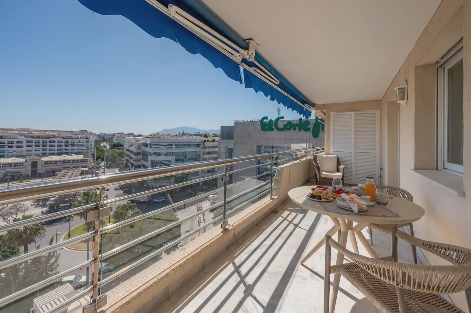 2 bedroom Apartment for sale in Marbella with pool - € 869,000 (Ref: 10019271)