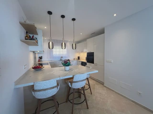 4 soveværelse Byhus til salg i La Cala del Moral, Rincón de la Victoria med swimmingpool - € 535.000 (Ref: 10026722)